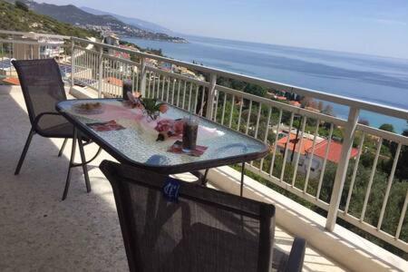 Thea Court Clio & Erato Apartments PalaiónTsiflíkion Εξωτερικό φωτογραφία